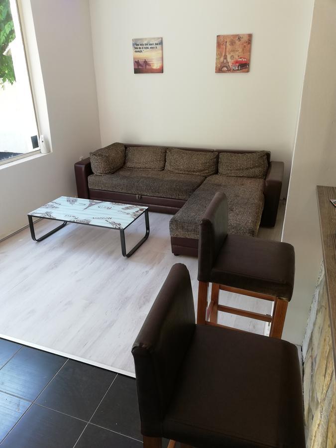 Stefan Plus Lodging Белград Екстериор снимка