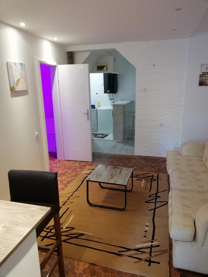 Stefan Plus Lodging Белград Екстериор снимка